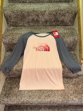 North Face 3/4 Sleeve Top